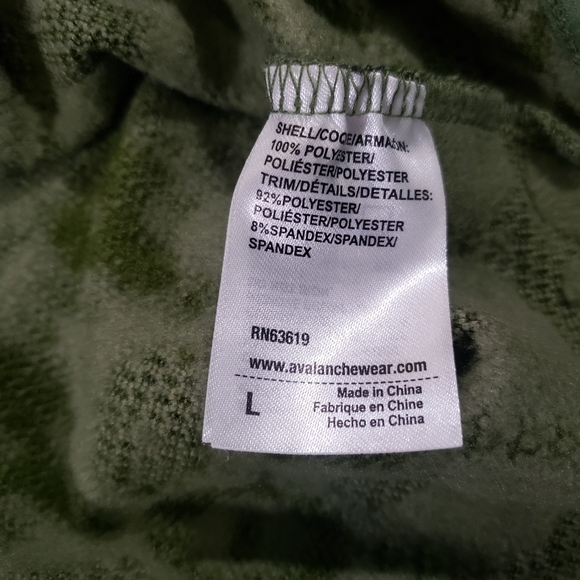 NWT Avalanche Outdoor Rossmore 1/4 Snap Button Pullover Green Size Large - Picture 11 of 16